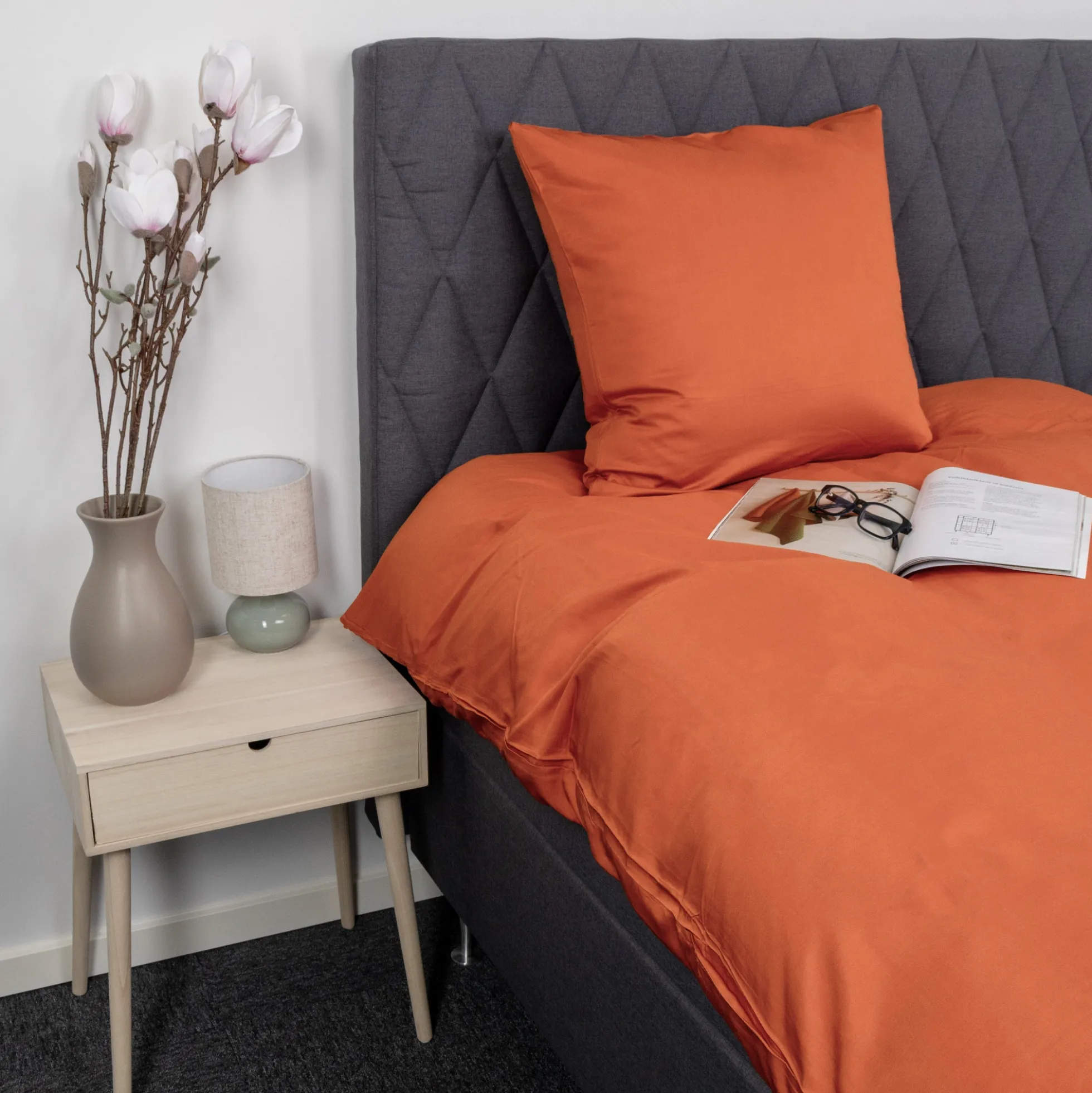 Bambus sengetøj 140x220 cm - 100% bambus - Orange satinvævet