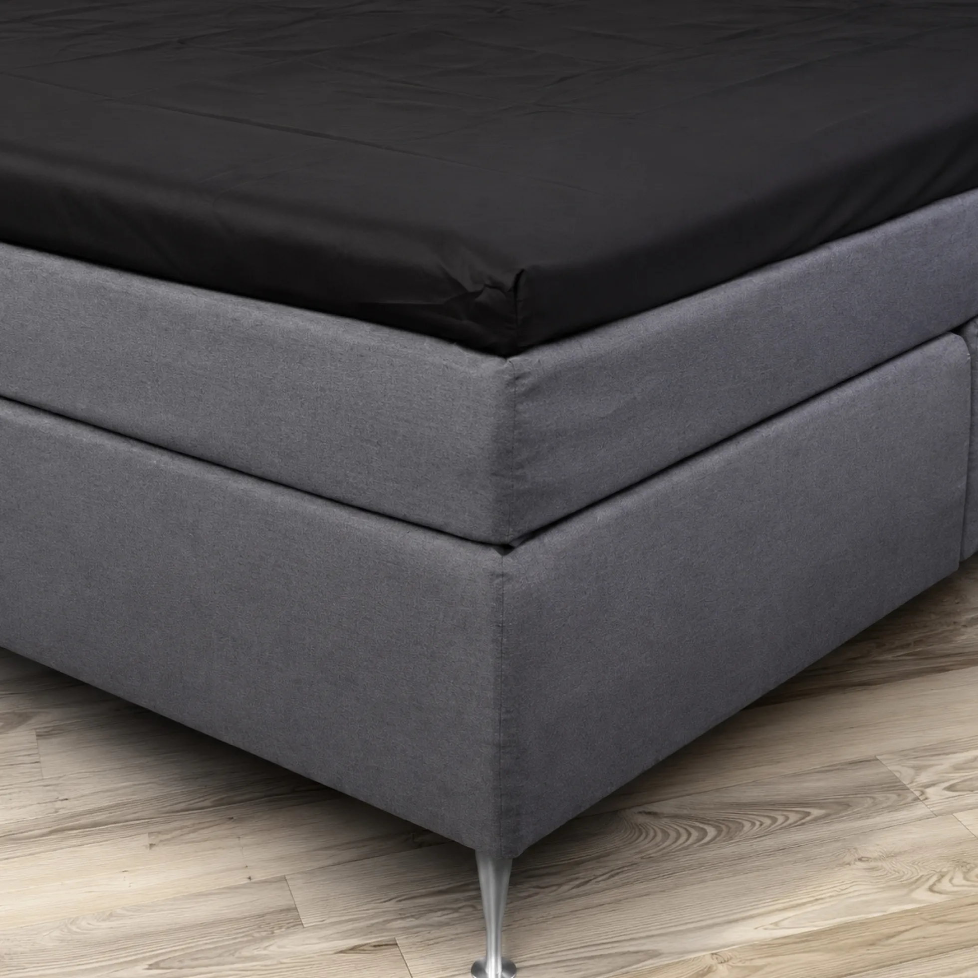 Blødt kuvertlagen 80x200 - 100% bomuldssatin - 8 cm i højden - Sort lagen til topmadras - By Night satin lagen