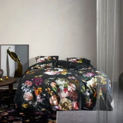 Blomstret sengetøj 200x200 cm - Fleur Nightblue - Blåt sengetøj - 2 i 1 design - 100% bomuldssatin - Essenza