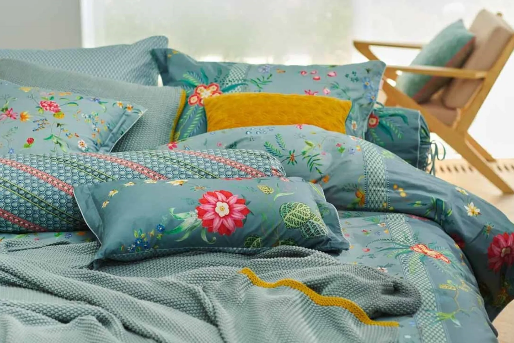 Blomstret sengetøj 200x220cm - Petites Fleurs - Blåt sengetøj dobbeltdyne - 2 i 1 design - 100% bomuld - Pip Studio
