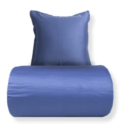 Dobbelt sengetøj 200x220 cm - 100% bomuldssatin - Blå med lyseblå pipingkant