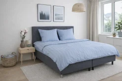 Dobbelt sengetøj 240x220 cm - 100% bomuldssatin - Klassisk lyseblå striber