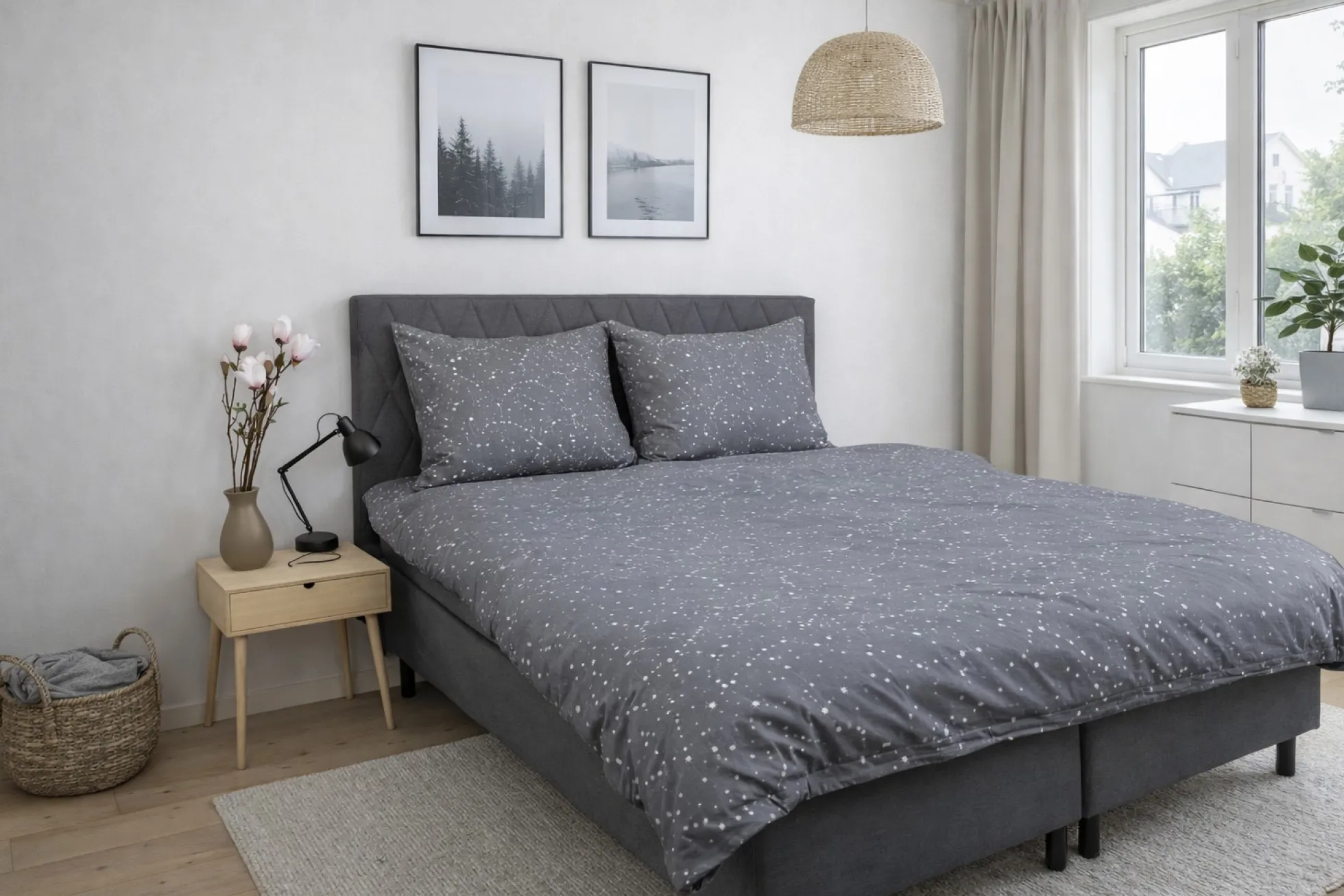 Dobbelt sengetøj 240x220 cm - 100% Bomuld - Zodiac grey - Vendbart med stjerner