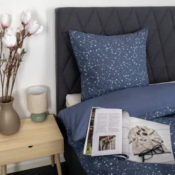 Dobbelt sengetøj 240x220 cm - 100% Bomuld - Zodiac blue - Vendbart med stjerner