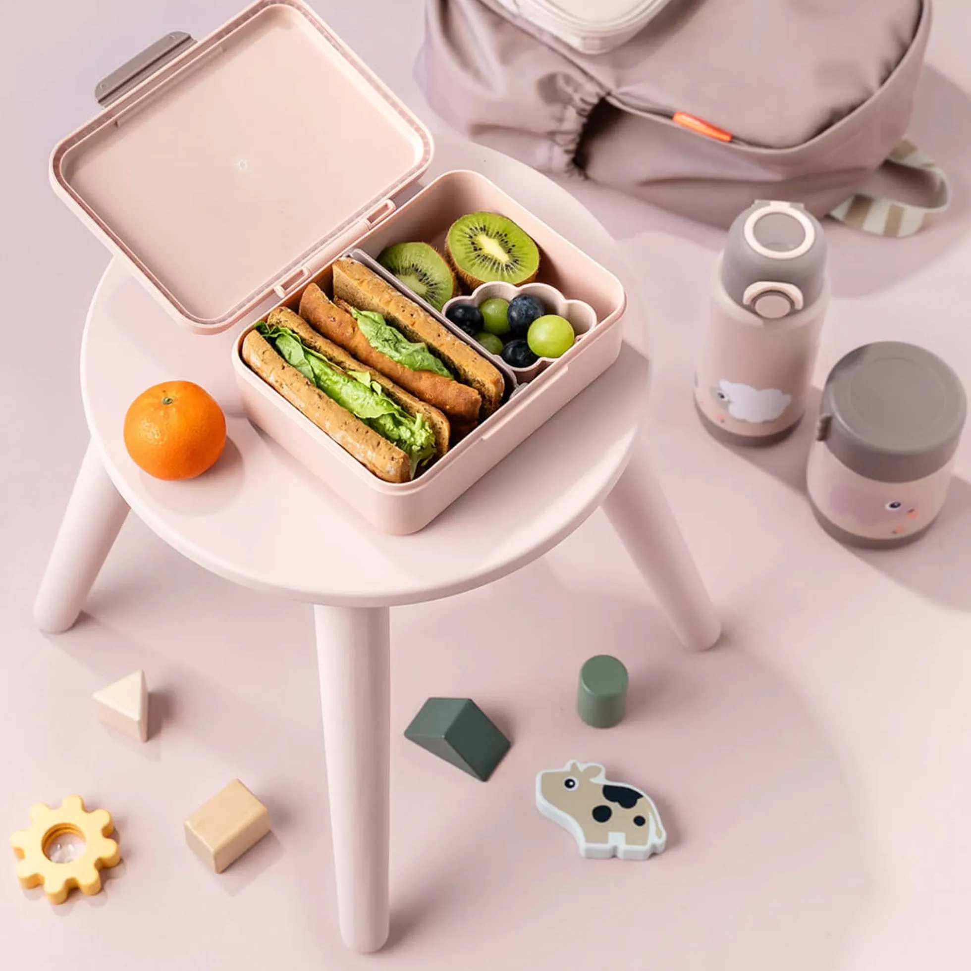 Done By Deer madkasse med opdeler - Tiny Farm - Pudder