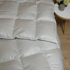 Edderdunsdyne - Varm helårsdyne med 100% edderdun og kashmir vår - 140x220 cm - Eksklusiv Dansk produceret dyne