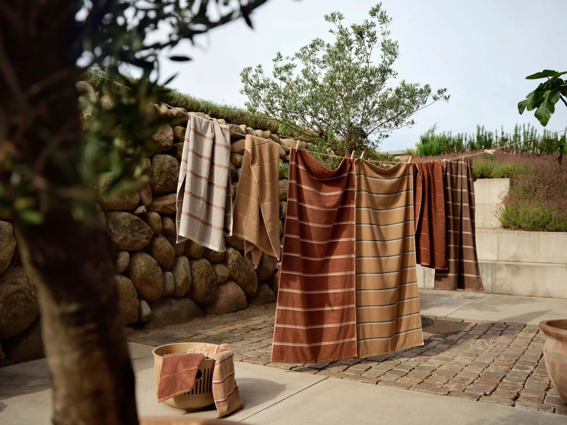 Håndklæde - 100% bomuld - Badehåndklæde 70x140 cm - Zone Denmark Sauna - Stribet Camel