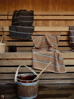 Håndklæde - 100% bomuld - Badehåndklæde 70x140 cm - Zone Denmark Sauna - Stribet Black