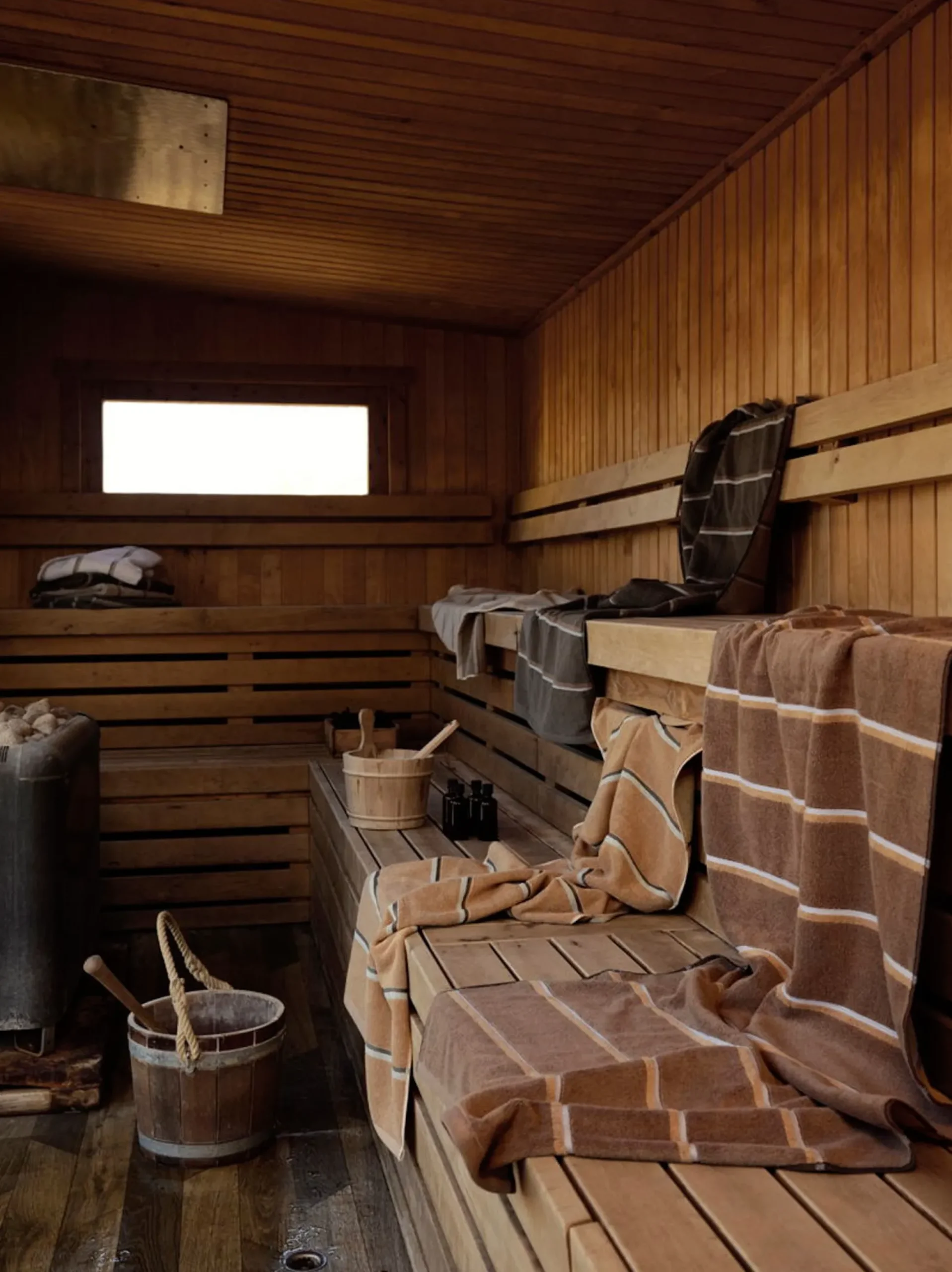 Håndklæde - 100% bomuld - Badehåndklæde 70x140 cm - Zone Denmark Sauna - Stribet Black