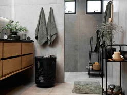 Håndklæde - 100% bomuld - Badehåndklæde 70x140 cm - Zone Denmark Classic - Olive Green