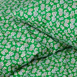 JUNA dobbelt sengetøj 200x220 cm - 100% økologisk bomuldssatin - Pleasantly grøn med blomster