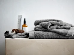 Økologisk håndklæde - 100% økologisk bomuld - Håndklæde grå 50x100 cm - Södahl Organic Comfort - Stone grey