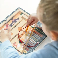 Magnetisk dinosaur labyrintspil - lær at tælle med farvede kugler