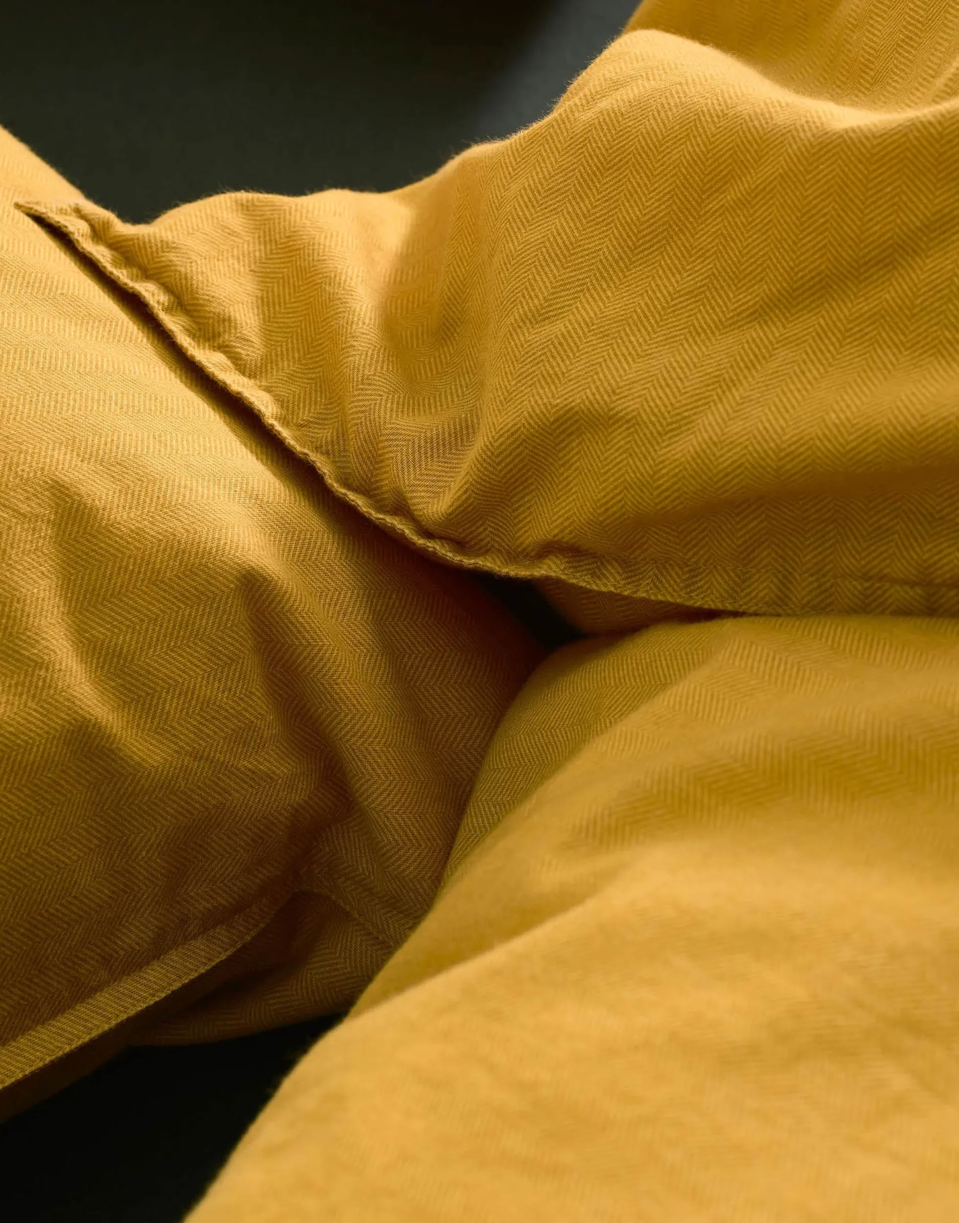 Marc O'Polo sengetøj - 100% Enzymvasket bomulds sengesæt - 140x200 cm - Senja Golden Yellow sengelinned