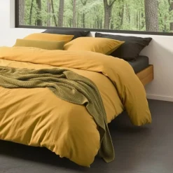 Marc O'Polo sengetøj - 100% Enzymvasket bomulds sengesæt - 140x200 cm - Senja Golden Yellow sengelinned