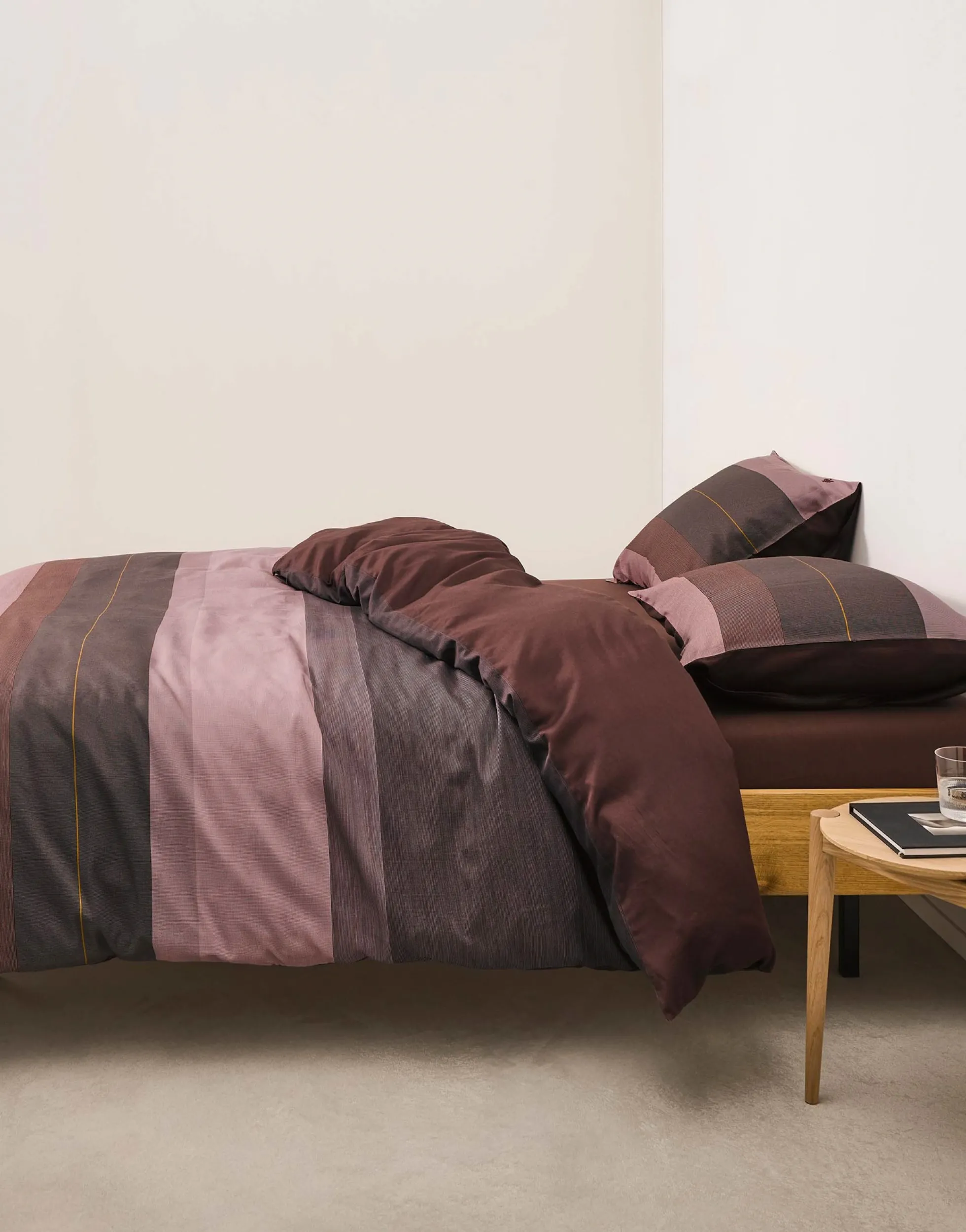 Marc O'Polo sengetøj - 100% Enzymvasket bomulds sengesæt - 140x200 cm - Kiya Aubergine sengelinned