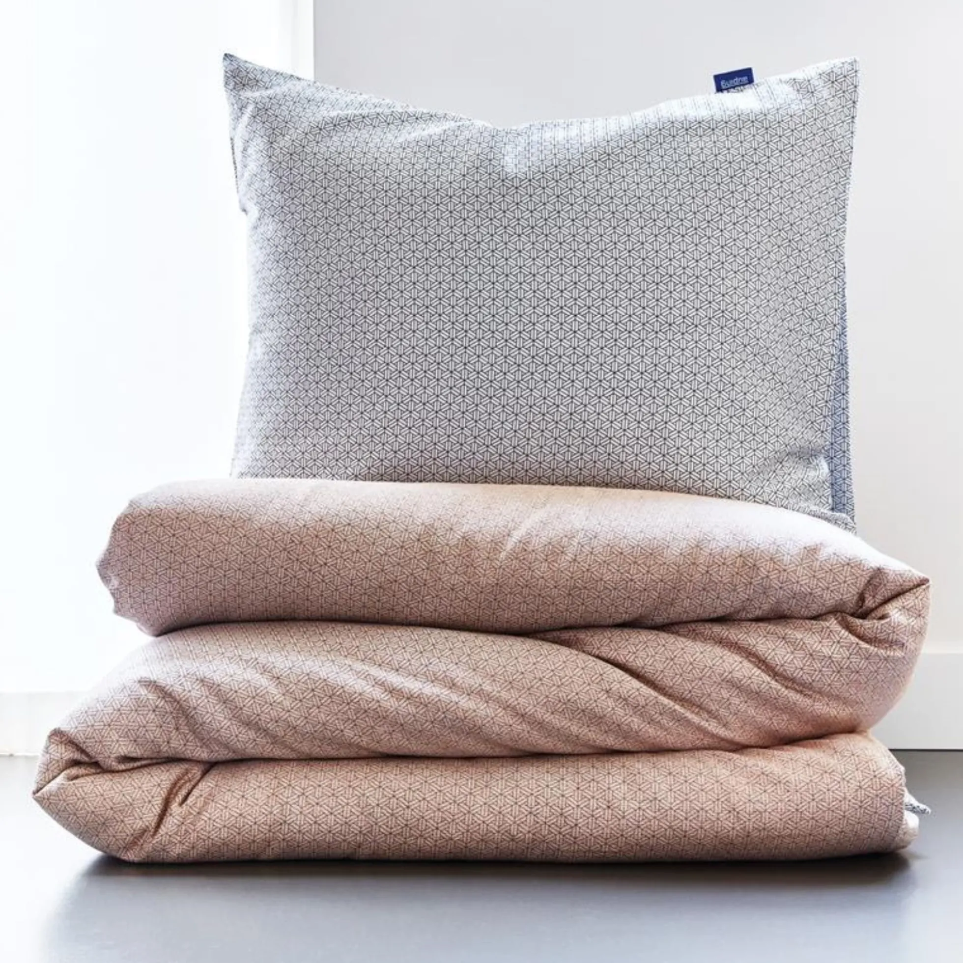 Mønstret sengetøj 140x220 cm - Sengesæt i 100% bomuldssatin - Highrise multi - Auping sengelinned