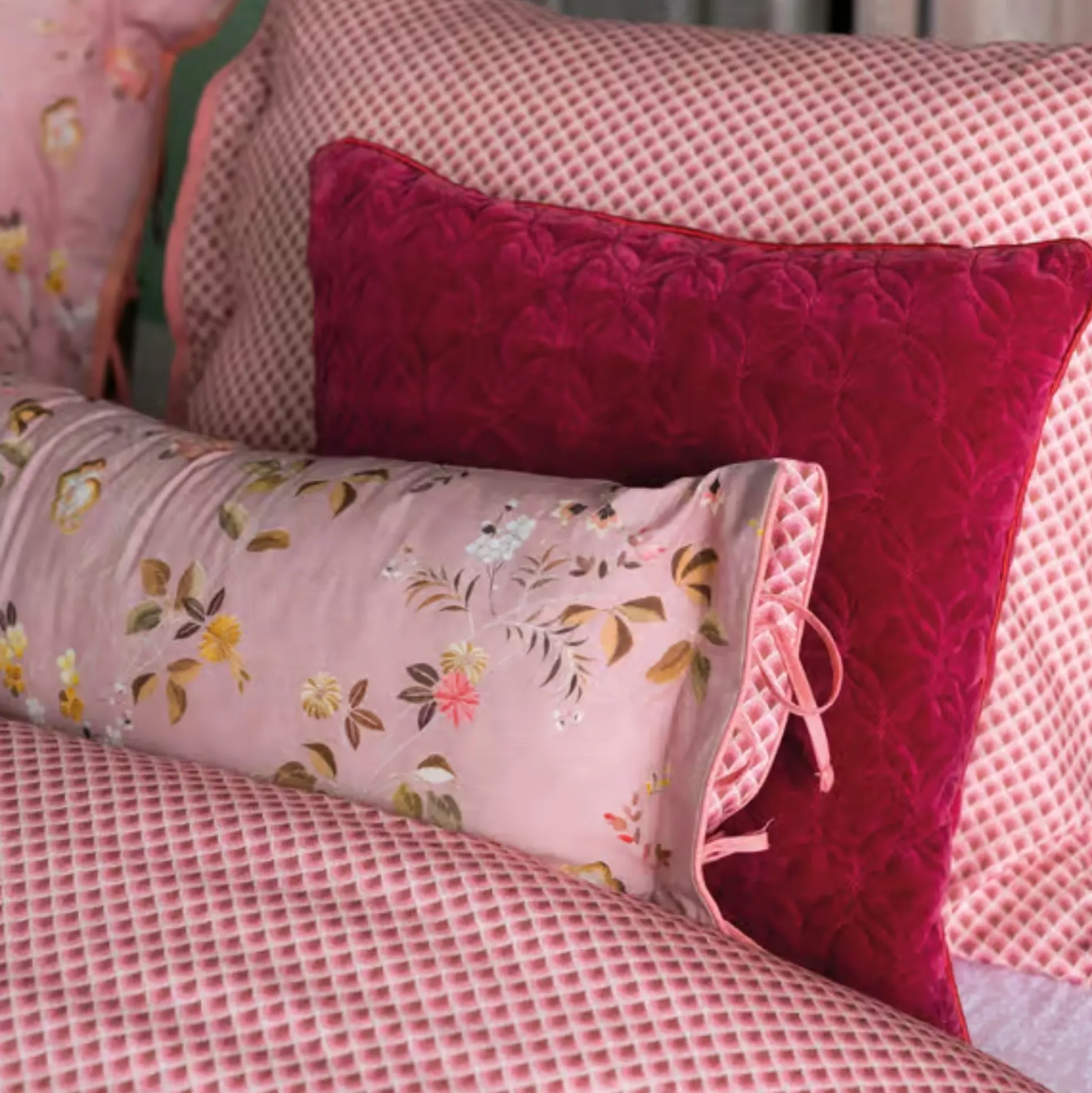 Pip Studio sengetøj - 140x220 cm - Tokyo Blossom - Vendbar dynebetræk - 100% bomulds sengesæt