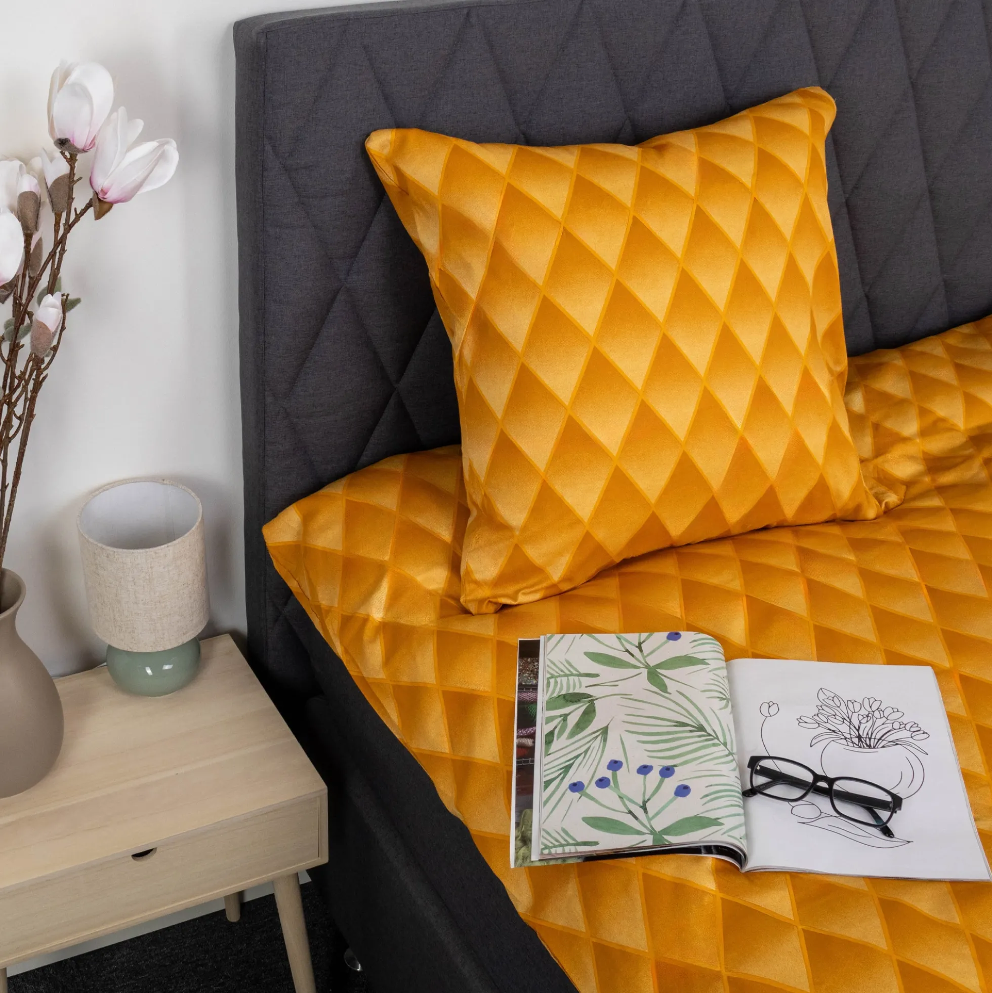 Pudebetræk 60x63 cm - 100% bomuldssatin - Orange 3D harlekinmønster