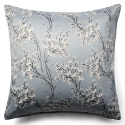 Pudebetræk 60x63 cm - Satin - Lyseblåt vendbart blomster design