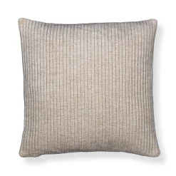 Pyntepude 45x45 cm - Sandfarvet sofapude med fløjls look - Blød pude til sofaen - Borg Living