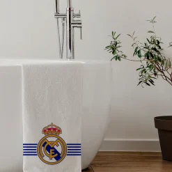 Real Madrid hvid håndklæde - 70x140 cm - 100% bomuld - Blødt badehåndklæde med Hvidt Real Madrid logo