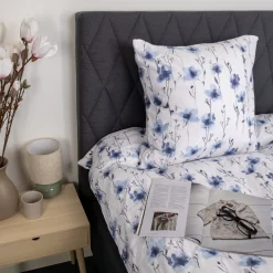 Sengetøj 140x220 cm - Bomulds flonel - Hvid med blå blomster