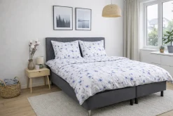 Sengetøj 140x220 cm - Bomulds flonel - Hvid med blå blomster