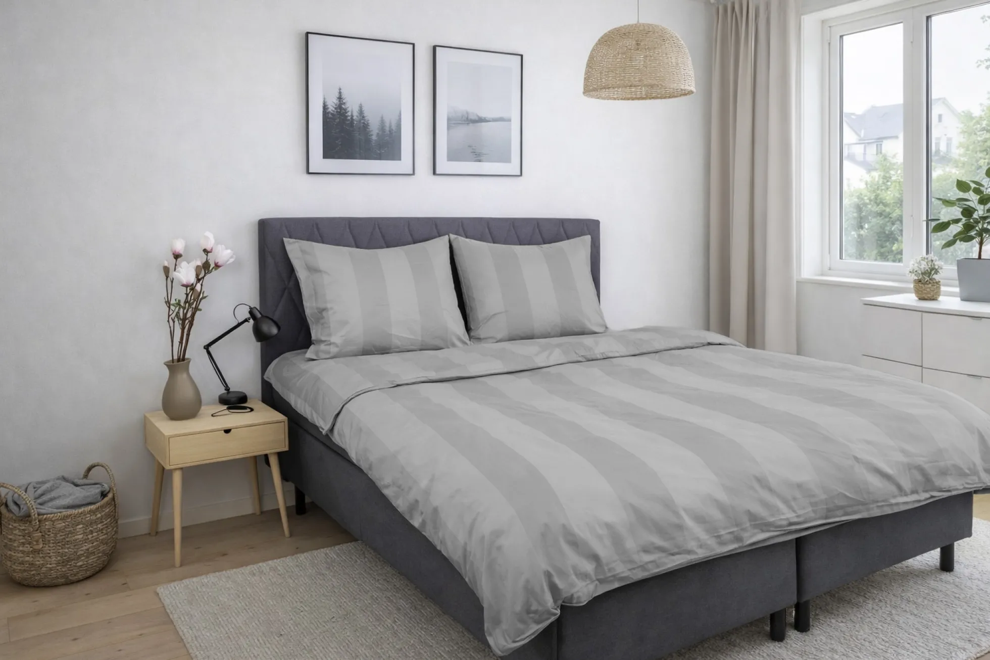 Sengetøj 140x220 cm - 100% bomuldssatin - Grå brede striber