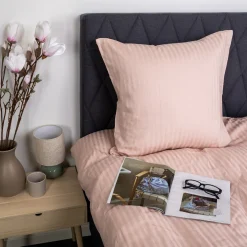 Sengetøj 140x200 cm - 100% bomuldssatin - Klassisk lyserøde striber