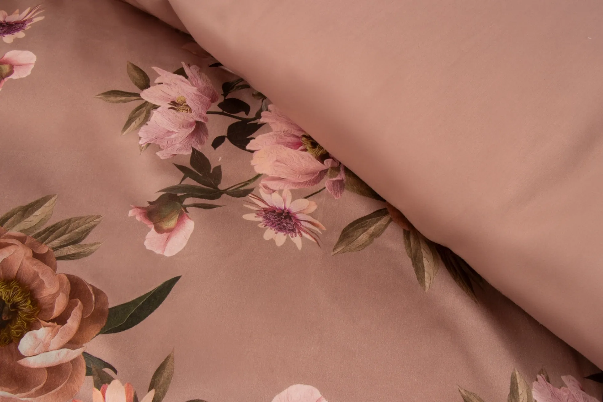 Sengetøj 150x210 cm - Bomuldssatin - Vendbart rosa blomster sengetøj