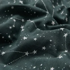 Sengetøj 140x200 cm - 100% Bomuld - Zodiac green - Vendbart med stjerner