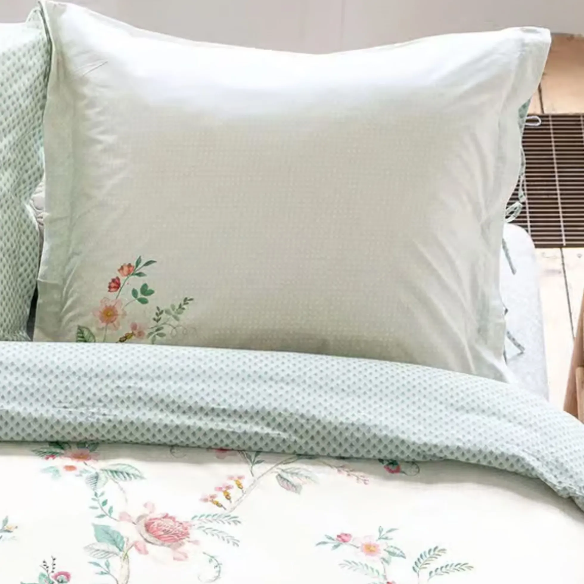 Sengetøj 200x220 cm - Okinawa white - Vendbar dobbelt dynebetræk - 100% bomuld - Pip Studio sengetøj