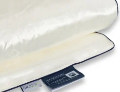 Silkedyne - Helårsdyne med silkebetræk - 140x200 cm - 100% langfibret mulberry - Nordic Comfort