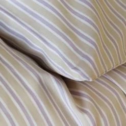 Stribet sengetøj - 100% bomuld - Babysengetøj 70x100 cm - Beige med lilla striber
