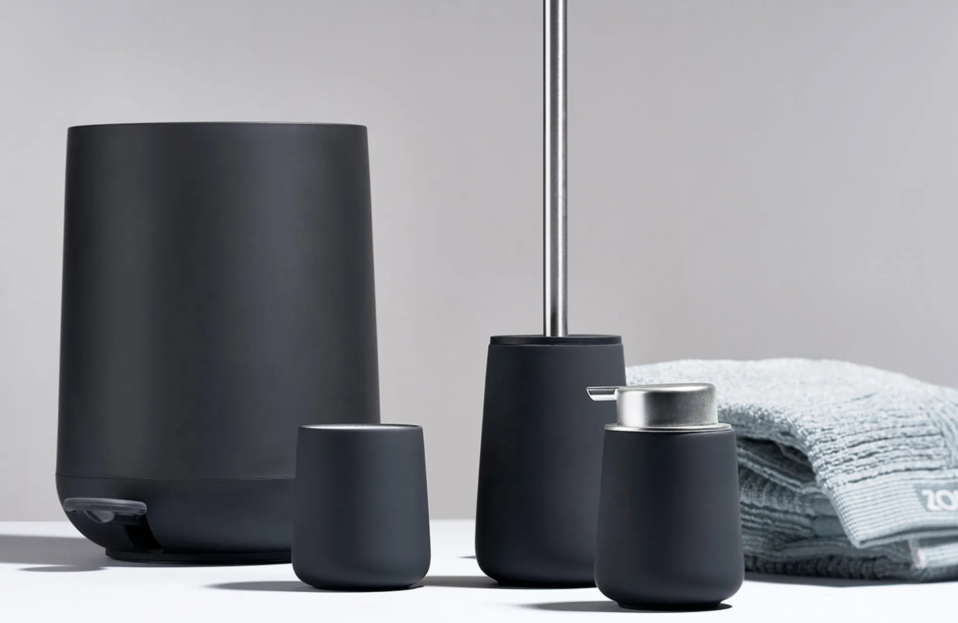 Toiletspand - 3L - Zone Denmark - Nova One Black pedalspand