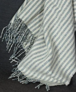 Uldplaid med finkæmmet uld - 130x200 cm - Blødt uldtæppe med flotte blå striber - By Borg plaid