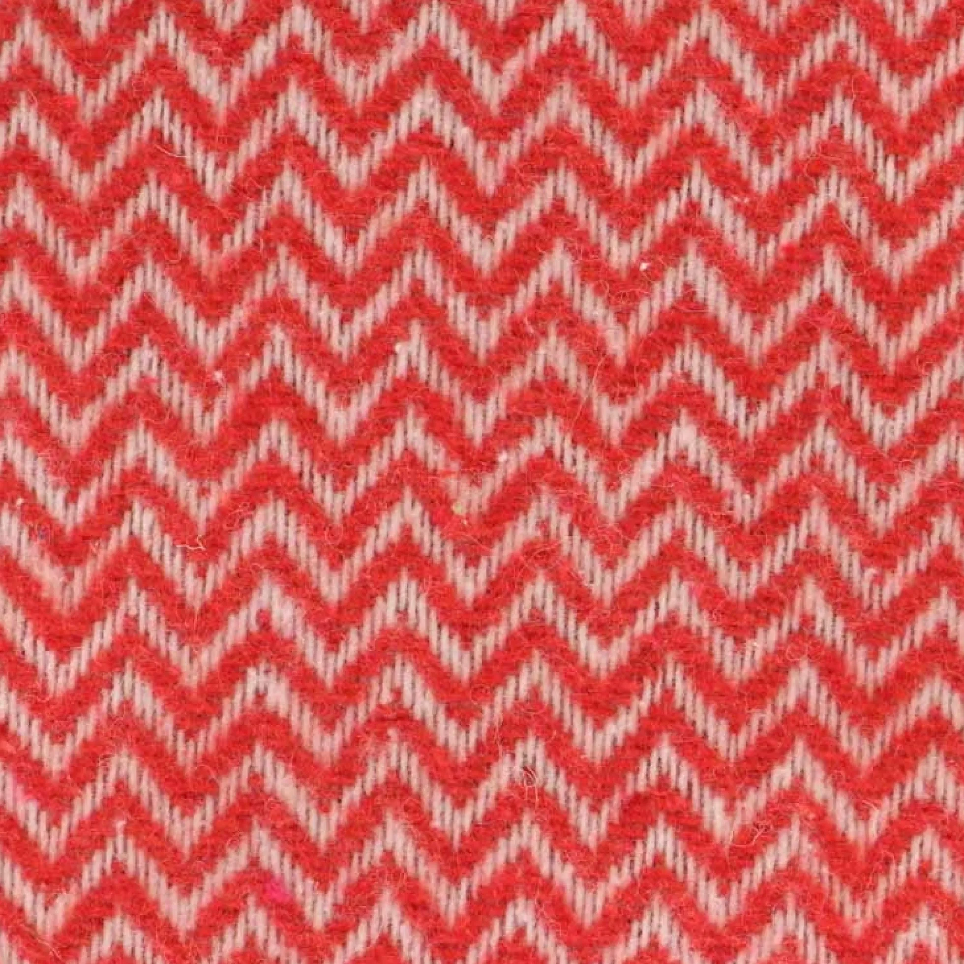 Uldplaid med finkæmmet uld - 130x200 cm - Blødt uldtæppe med rød zigzag mønster - By Borg plaid